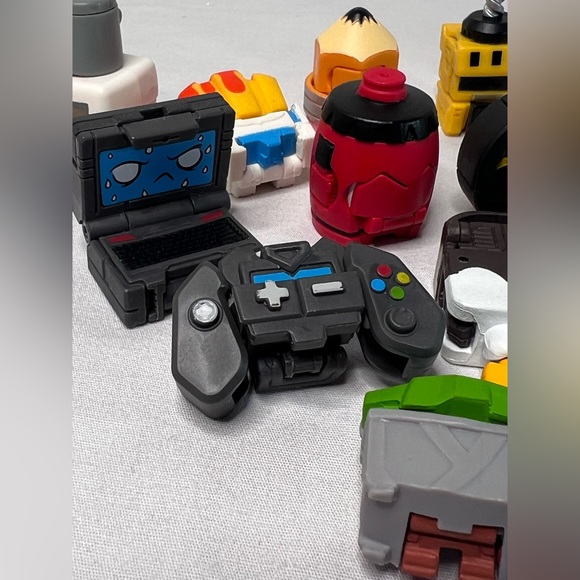 Transformers BotBot Toy Bundle - Picture 7 of 16